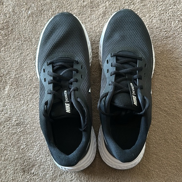 Nike Revolution Running Shoes - Picture 2 of 5